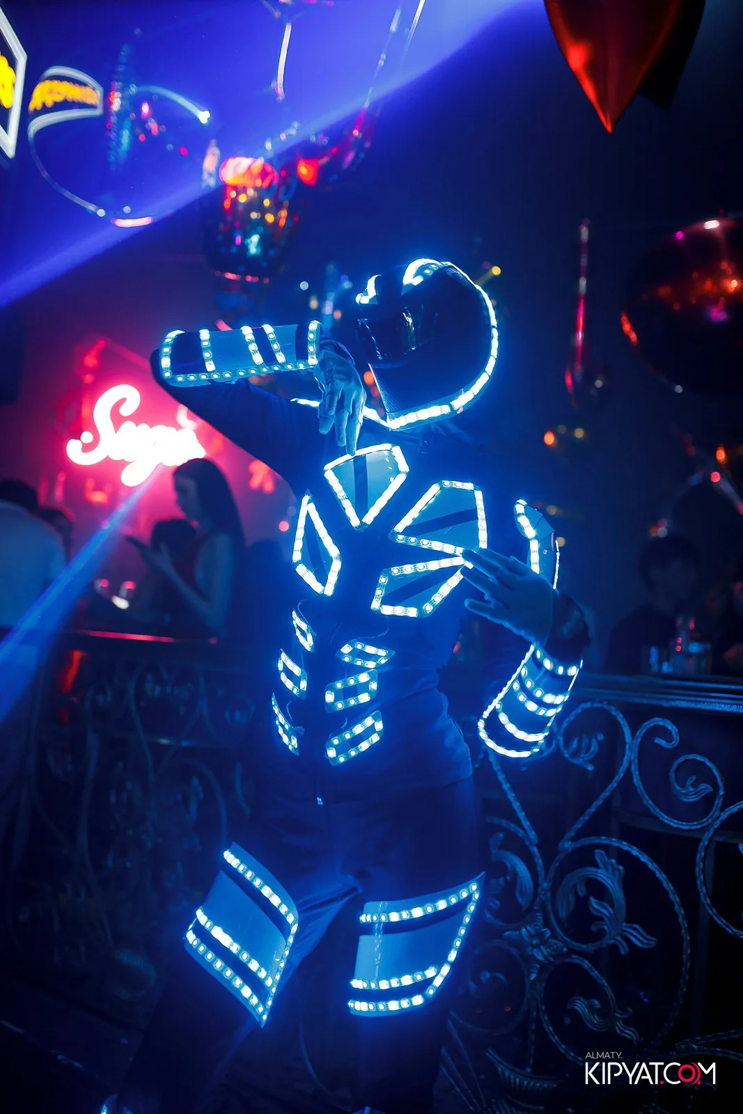 Танцевальный Фрик Go-Go в световом костюме