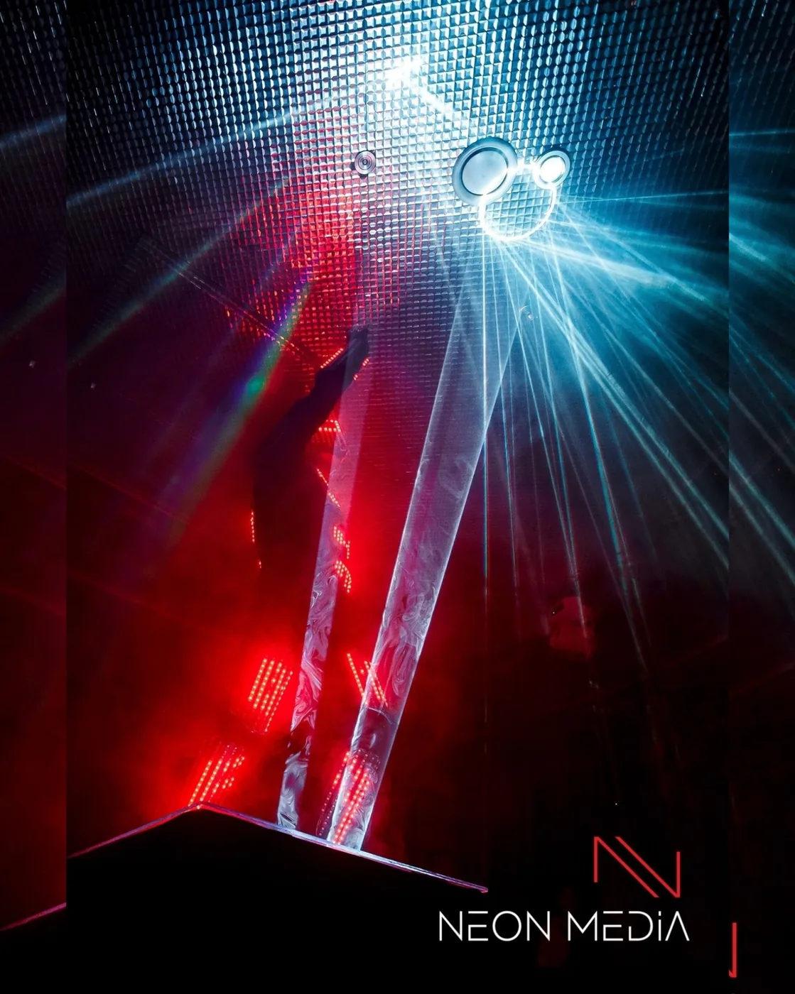 Красные лазеры и световые лучи Laserman