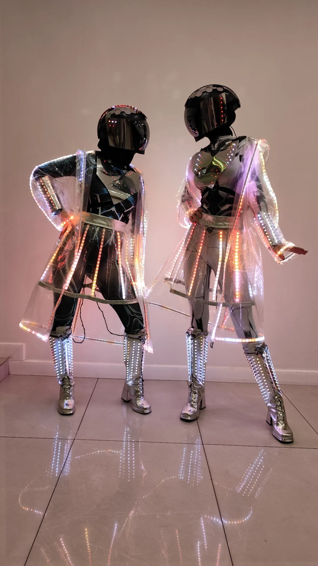 Светящиеся артистки ENLIGHT SHOW